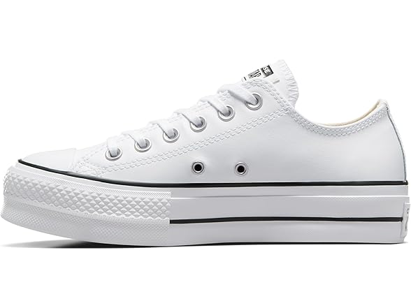 Converse Women's Chuck Taylor All Star Platform Shoes (5)