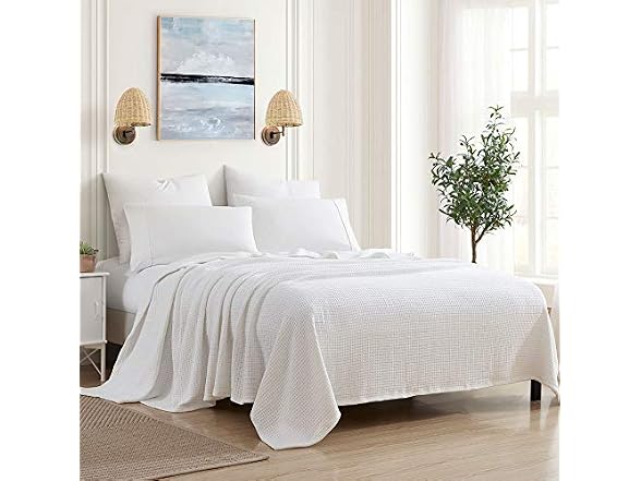 Grand Hotel Waffle Weave Cotton Blanket