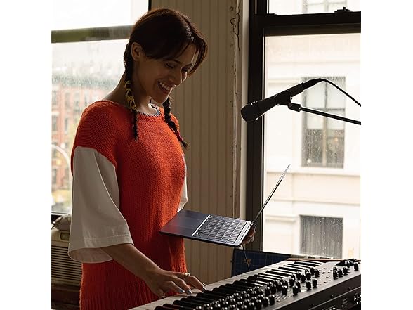 Apple 2022 MacBook Air Laptop with M2 chip, 13.6"