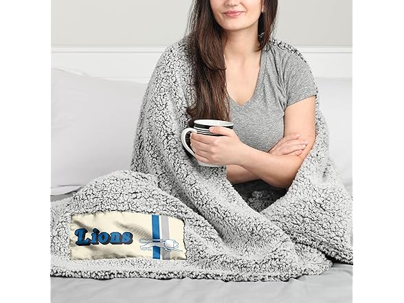 DETROIT LIONS Retro Cloud Sherpa Blanket