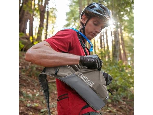 Camelbak Rogue Bike Unisex Hydration 70oz