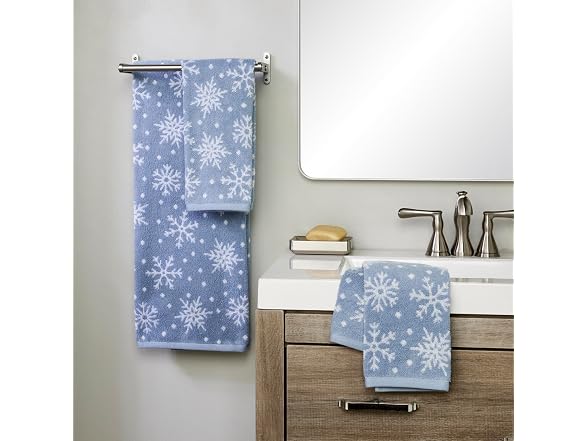 Scattered Snowflakes 100% Cotton Premium 4-Pc Towel Set