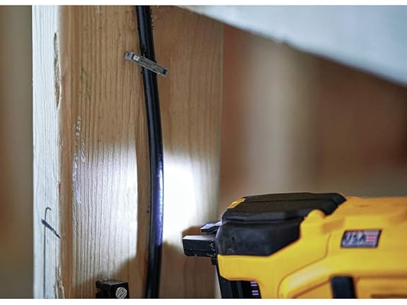 DEWALT DCN701D1  20V MAX* Stapler Kit for Cables