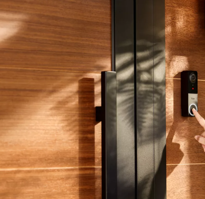 Philips Hue Secure Wired Video Doorbell Bundle - Gallery 16