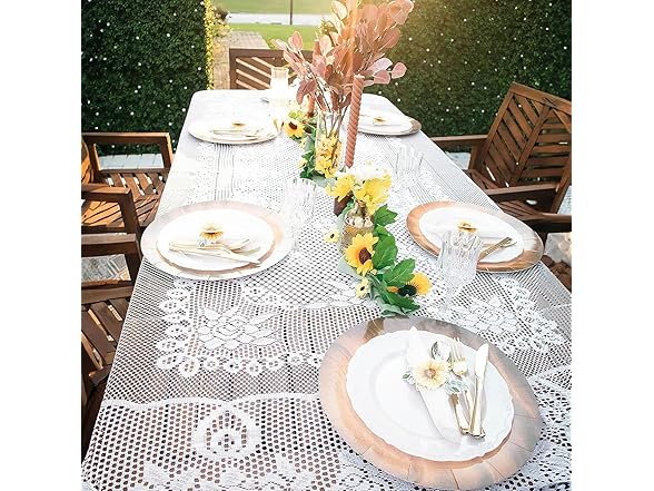 Fun Express Bulk Vintage Ivory Plastic Dinner Plates