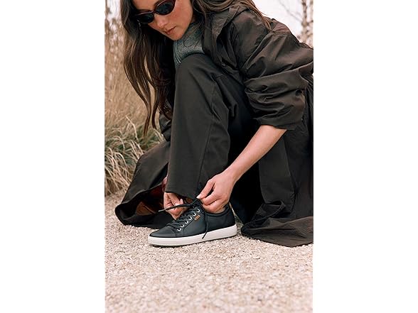 Ecco Soft 7 Women's Shoe