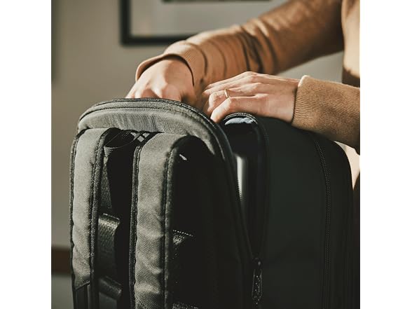 High Sierra Lineage Travel Backpack - Black