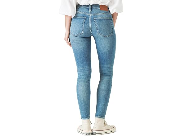 Lucky Brand Women (35W x 20L) Mid Rise Ava Jean