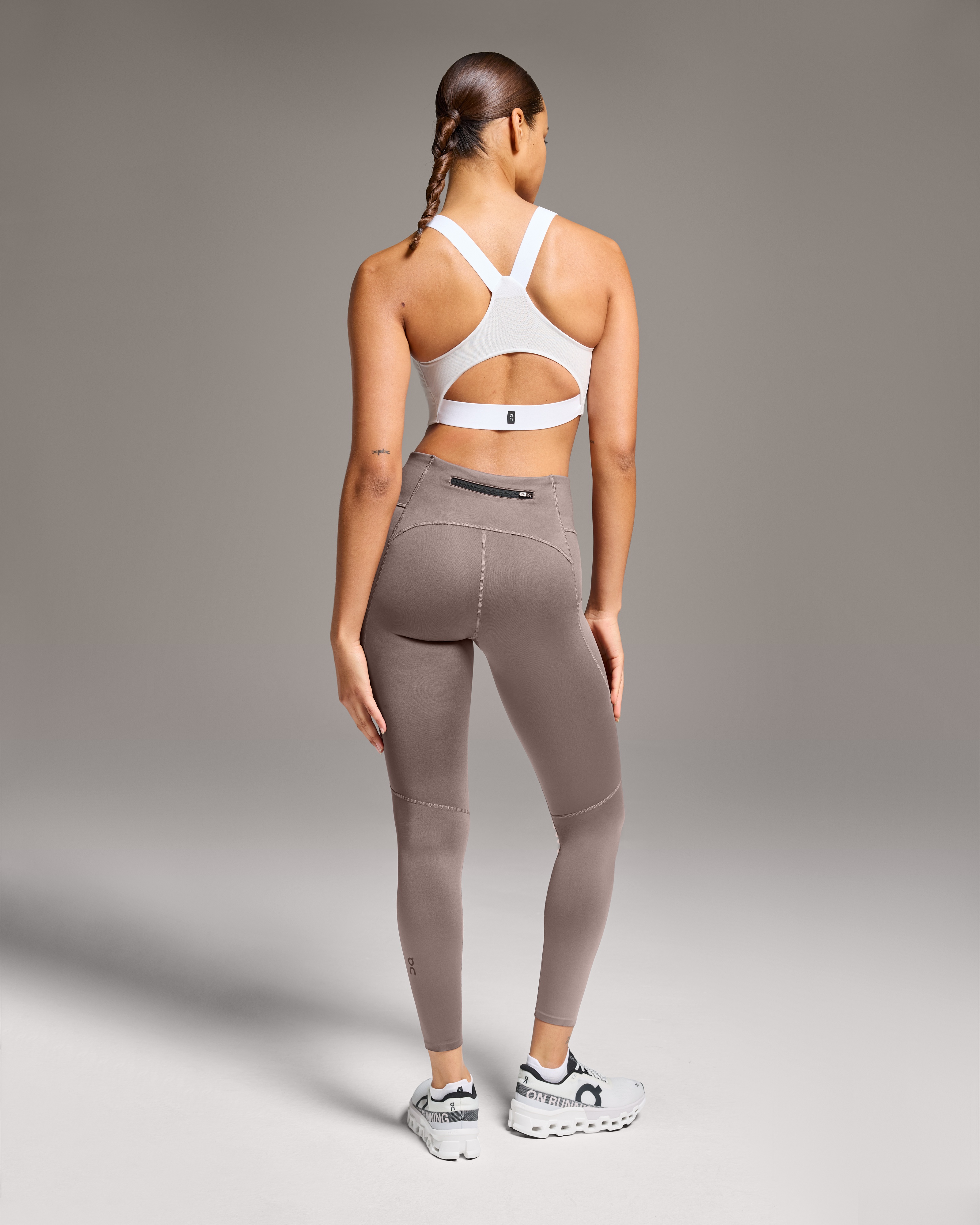 On Running Women's Performance Tights 7/8 (Open Box) - Gallery 11