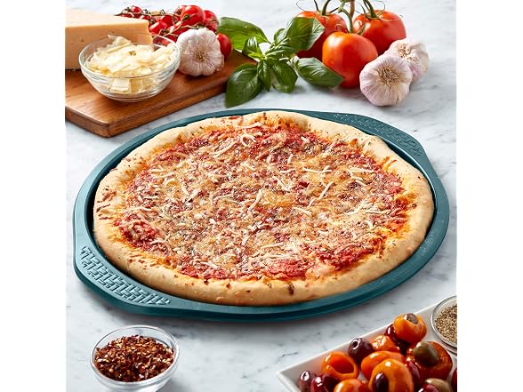 Chicago Metallic Everyday 14 Inch Nonstick Pizza Crisper Pan