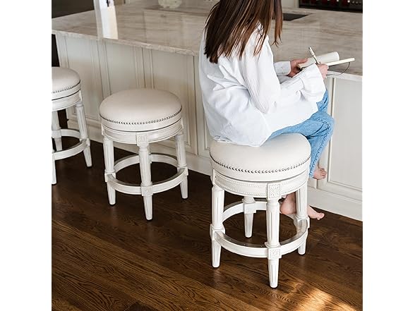 Maven Lane 26" Pullman Counter Barstool