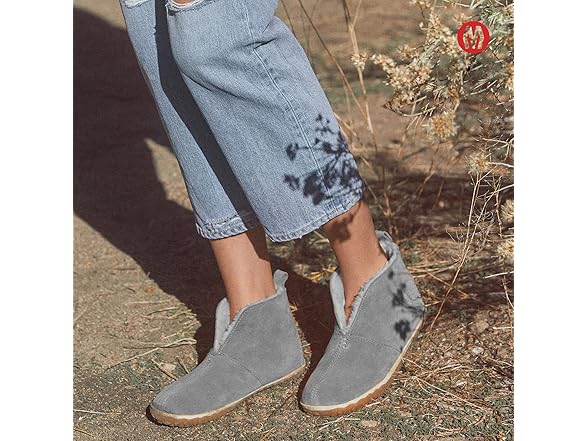 Minnetonka Women's Tucson Suede Booties