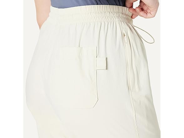 Amazon Essentials Womens Water Repellent Pant