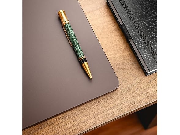 Dacasso Chocolate Brown Leather 30" x 19" Desk Mat