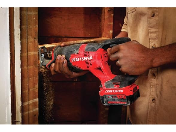CRAFTSMAN CMCS300M1 V20 Reciprocating Saw