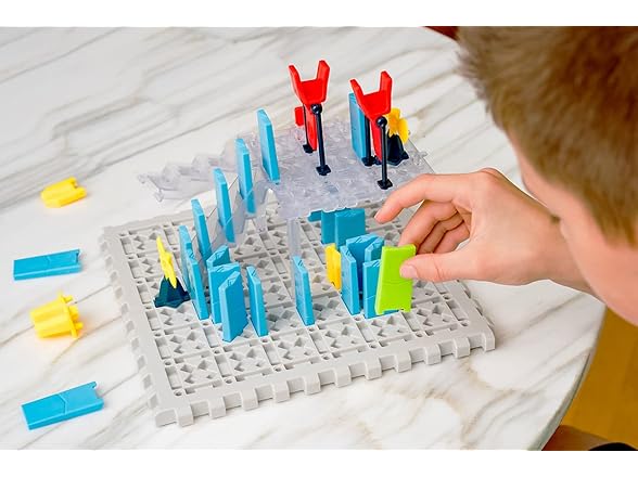 ThinkFun Domino Maze STEM Toy
