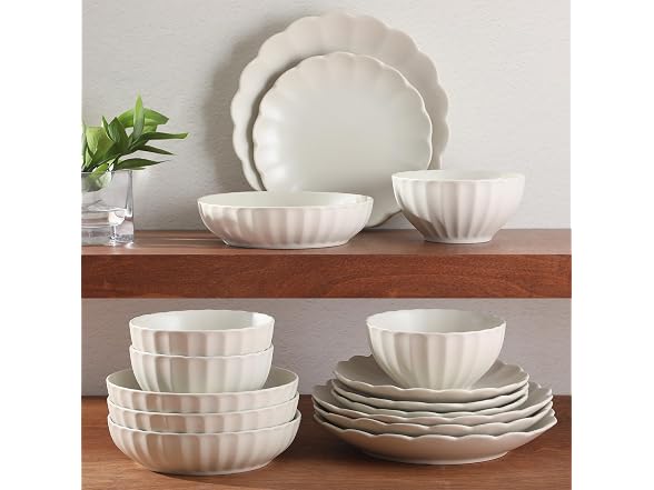 Gibson Elite Malibu Shore 16 Piece Scalloped Edge Stoneware