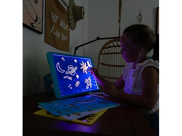 Discovery Discovery Neon Glow Drawing Easel w/ 6 C