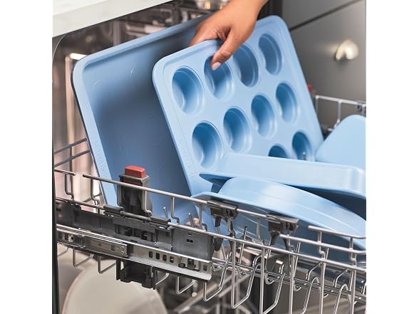 Farberware Bakeware Muffin/Cupcake Baking Pan, 12-cup