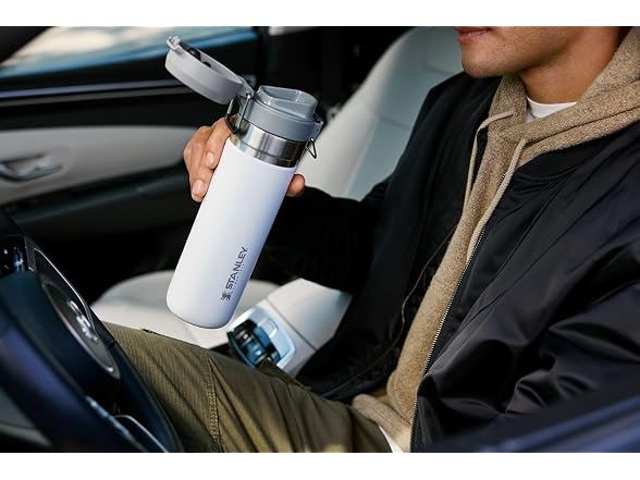 Stanley Quick Flip GO Water Bottle 24oz