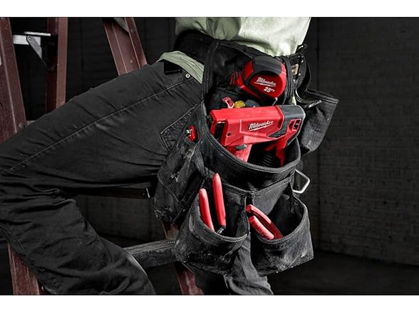 Milwaukee 2447-20 M12 12-Volt 3/8 in.Crown Stapler