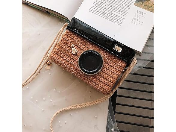 TENDYCOCO Crossbody Bag Camera Shaped Straw Woven Bag Mini Shoulder Bag for Women ( )