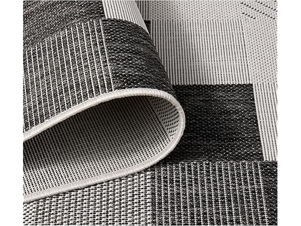 Nicole Miller New York Patio Country Area Rug