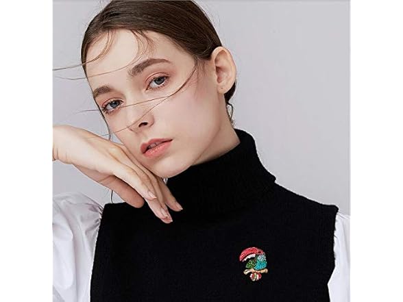 Rosette Hair Rhinestone Toucan Brooch