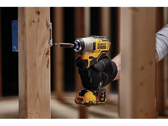 Dewalt DCF801F2 XTREME 12V MAX Impact Driver Kit