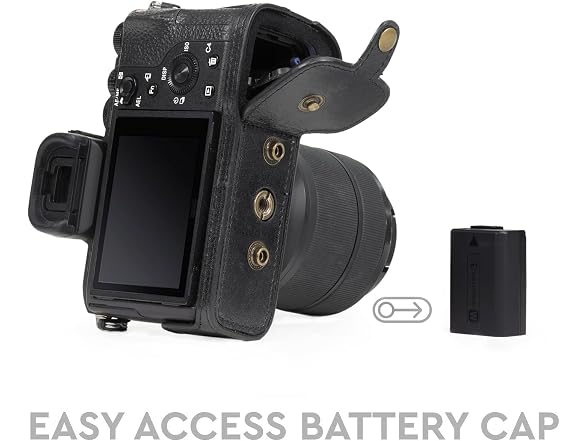 MegaGear Ever Ready Genuine Leather Camera Case