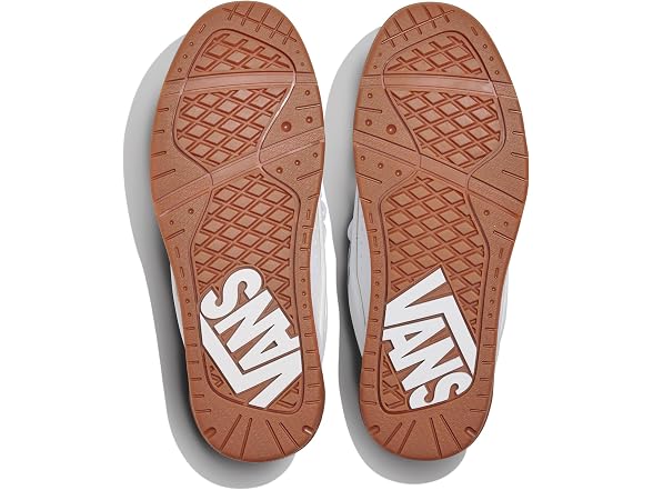 Vans Unisex Hylane Shoe - Puffy Y2K Skate Inspired (8W/6.5M)