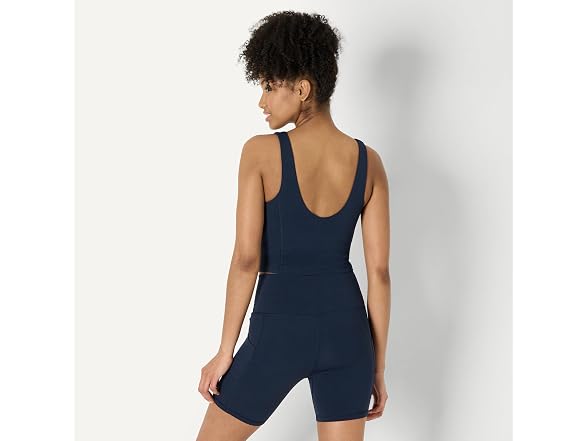 Amazon Essentials Women (XS) Formflex Training Top