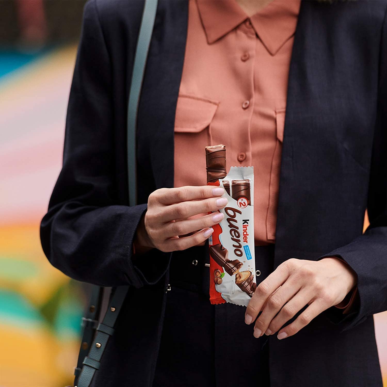 Kinder Bueno Milk Choc Hazelnut 30pk - Gallery 14