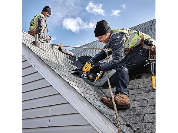 DeWalt DCN45RNB 20V MAX 15 Degree Coil Roof Nailer