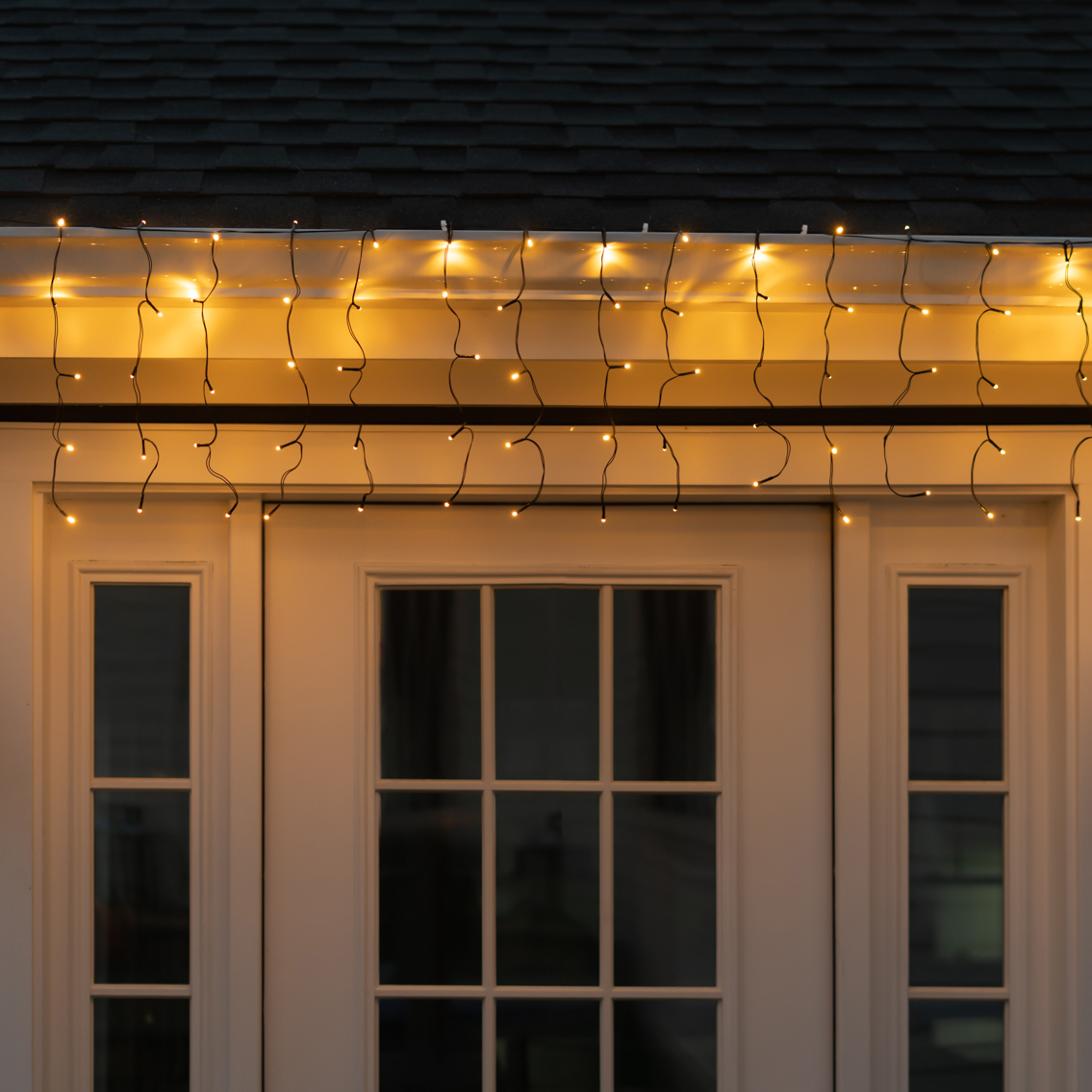 Droplite Solar 110 LED Curtain String Light - Gallery 16
