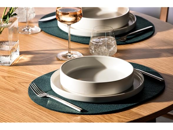 Fortessa Loft Felt Placemat, 13.3 x 16.5 Oval Placemat (Set of 4), Forest