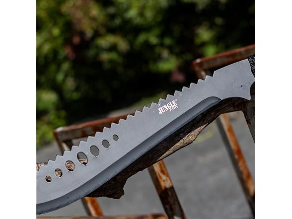 Jungle Master–Machete with Reverse Serrations