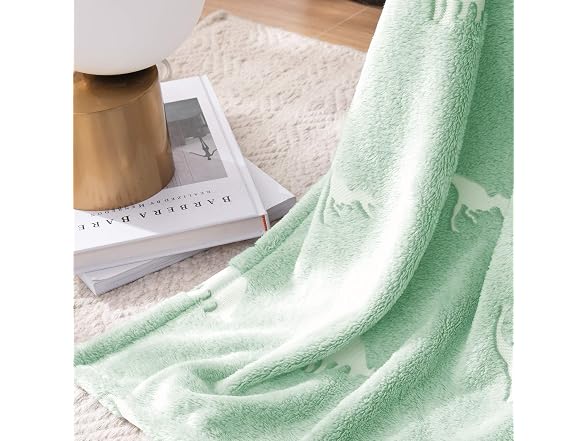 Vangao Green Throw Blanket Glow in The Dark Soft