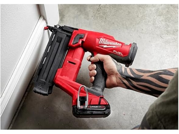 Milwaukee 2746-20 M18 FUEL 18 Gauge Brad Nailer
