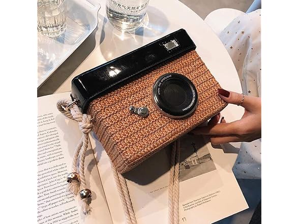 TENDYCOCO Crossbody Bag Camera Shaped Straw Woven Bag Mini Shoulder Bag for Women ( )