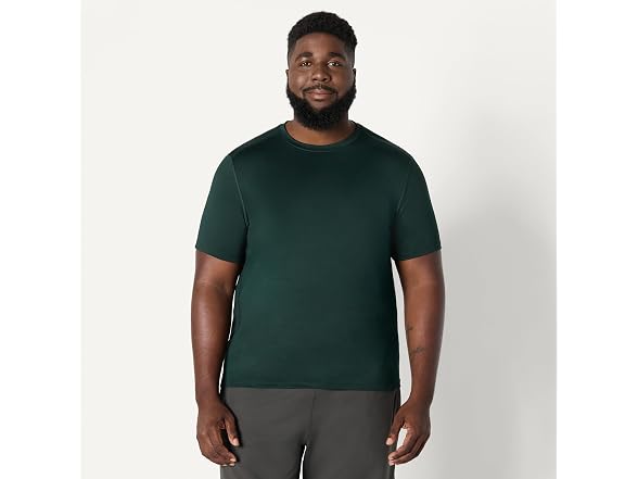 Amazon Essentials Men Tech Stretch T-shirt
