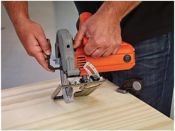 Black and Decker BDEC300C 7-1/4 Circ Saw