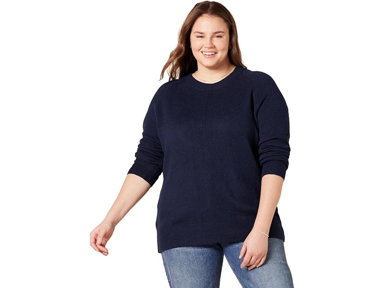 Amazon Essentials Women's Regular-Fit Soft Touch Long-Sleeve Crewneck Sweater, Navy, Medium