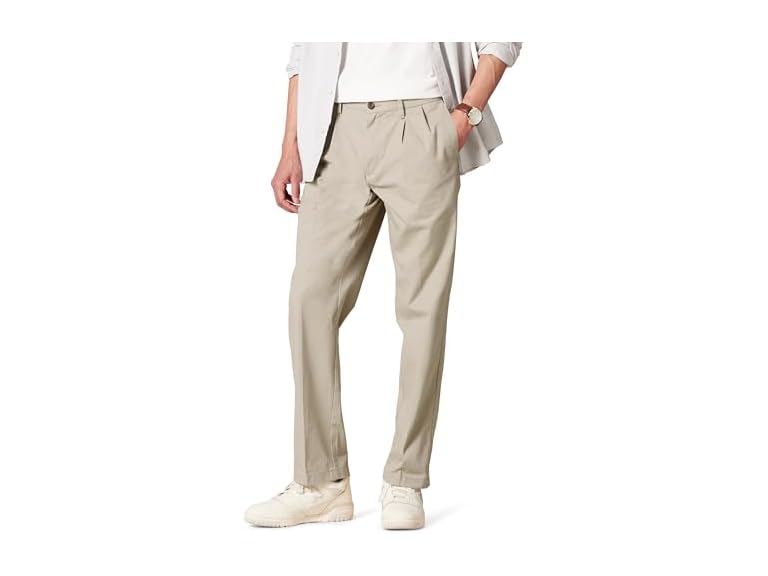 Amazon Essentials Men's Classic-Fit Wrinkle-Resistant Pleated Chino Pant