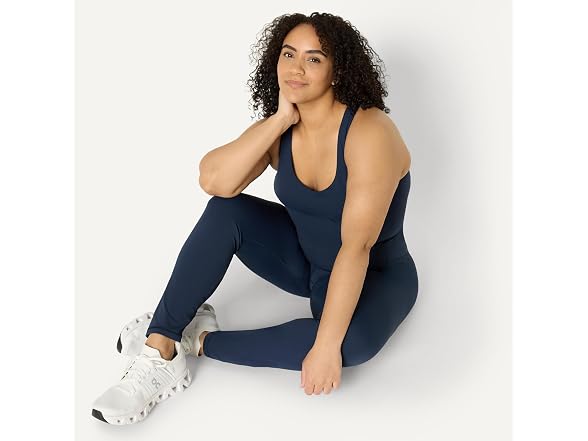 Amazon Essentials Women (XS) Formflex Training Top