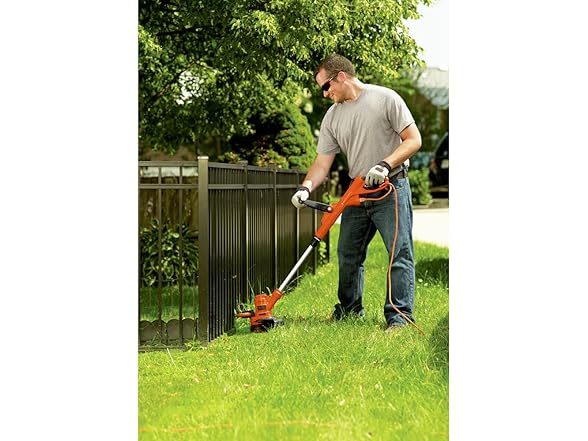 BLACK+DECKER String Trimmer, 6.5-Amp, 14-Inch (GH900)