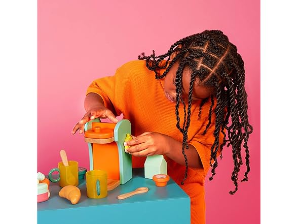 B. toys – Café au Play – Pretend Play