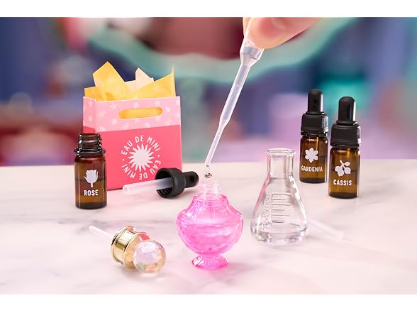 MGA's Miniverse - Make It Mini Fragrances Mini Collectibles (6-Pack)