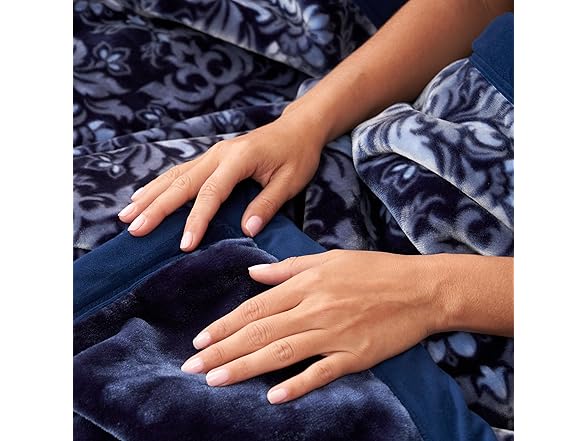 Northwest Ashford Home Cozy Throw Blanket (Varies)