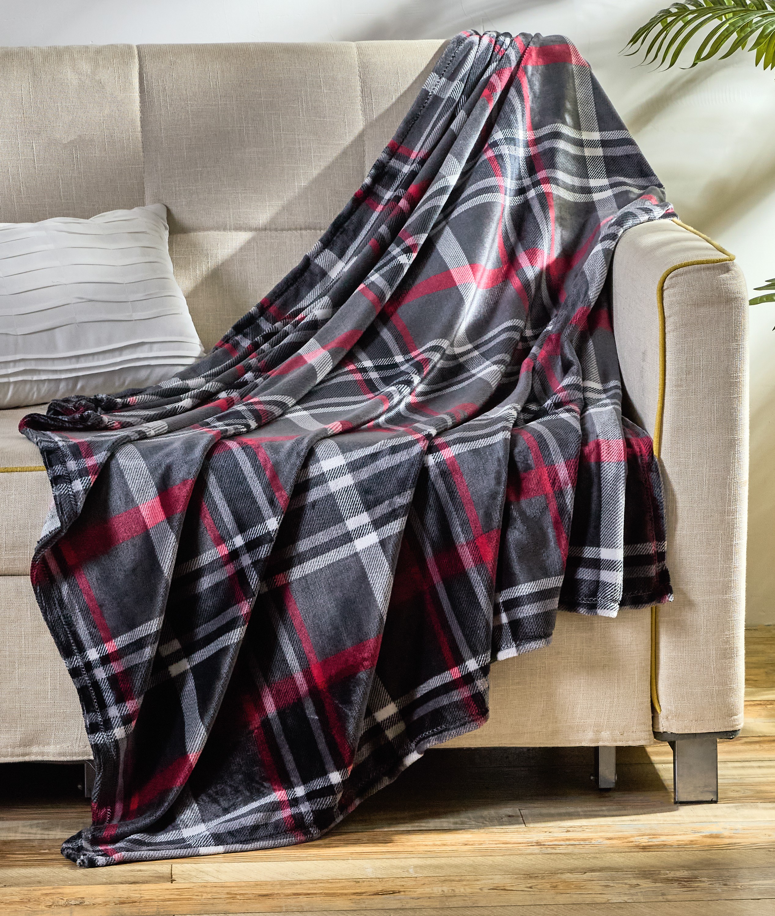 Noble House Midnight Plaid Throw (2 Pack) - Gallery 5
